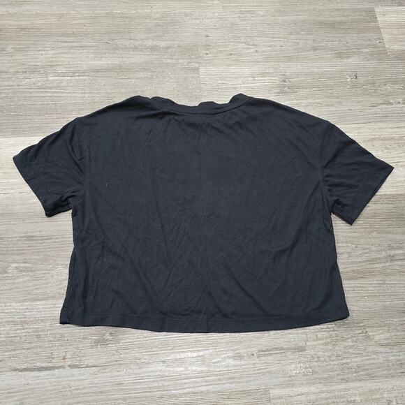 Nike Black & White Logo Crop Top Graphic Short Sleeve Shirt Women's Size Small - Picture 2 of 6